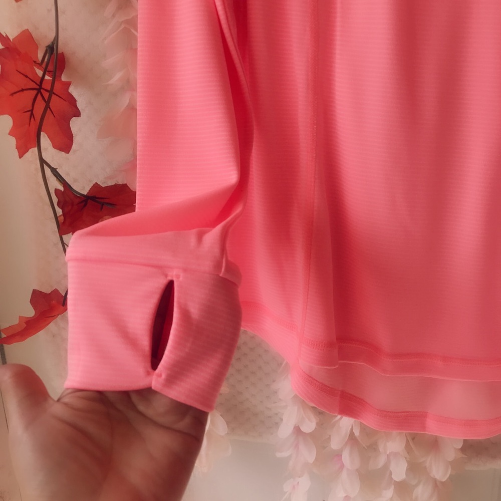 Xersion Slim Fit Activewear Top - Picture 3 of 8